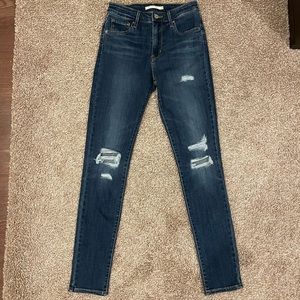 Levi’s Women’s 721 High Rise Ripped Style Skinny Jean Sz 26